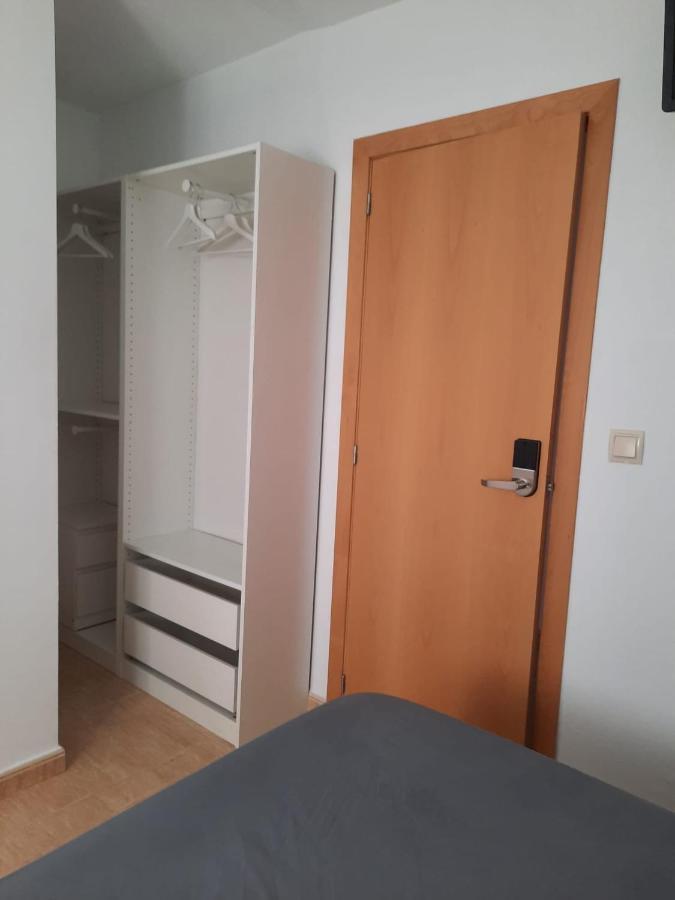 Single Room In My Apartment At The Beach Valencia Buitenkant foto